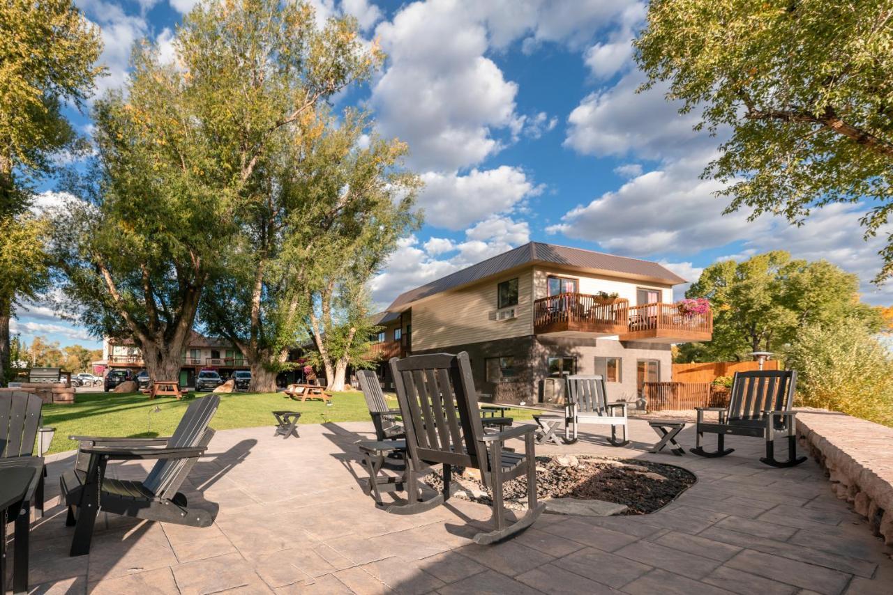 Riviera Motor Lodge Saratoga Exterior photo