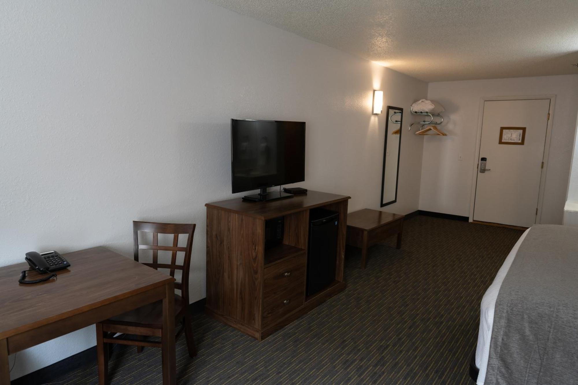 Riviera Motor Lodge Saratoga Exterior photo